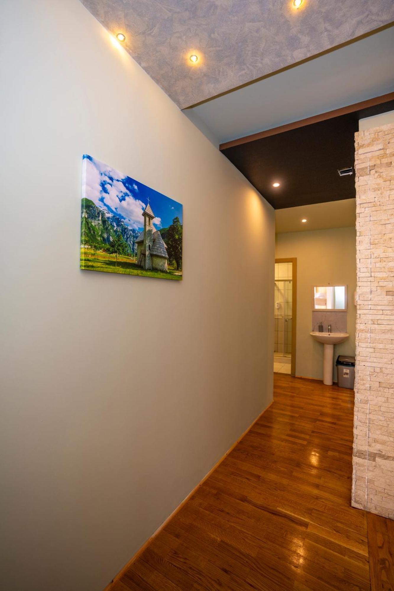 Terrace Hostel & Lounge Bar ชโคเดอร์ ภายนอก รูปภาพ