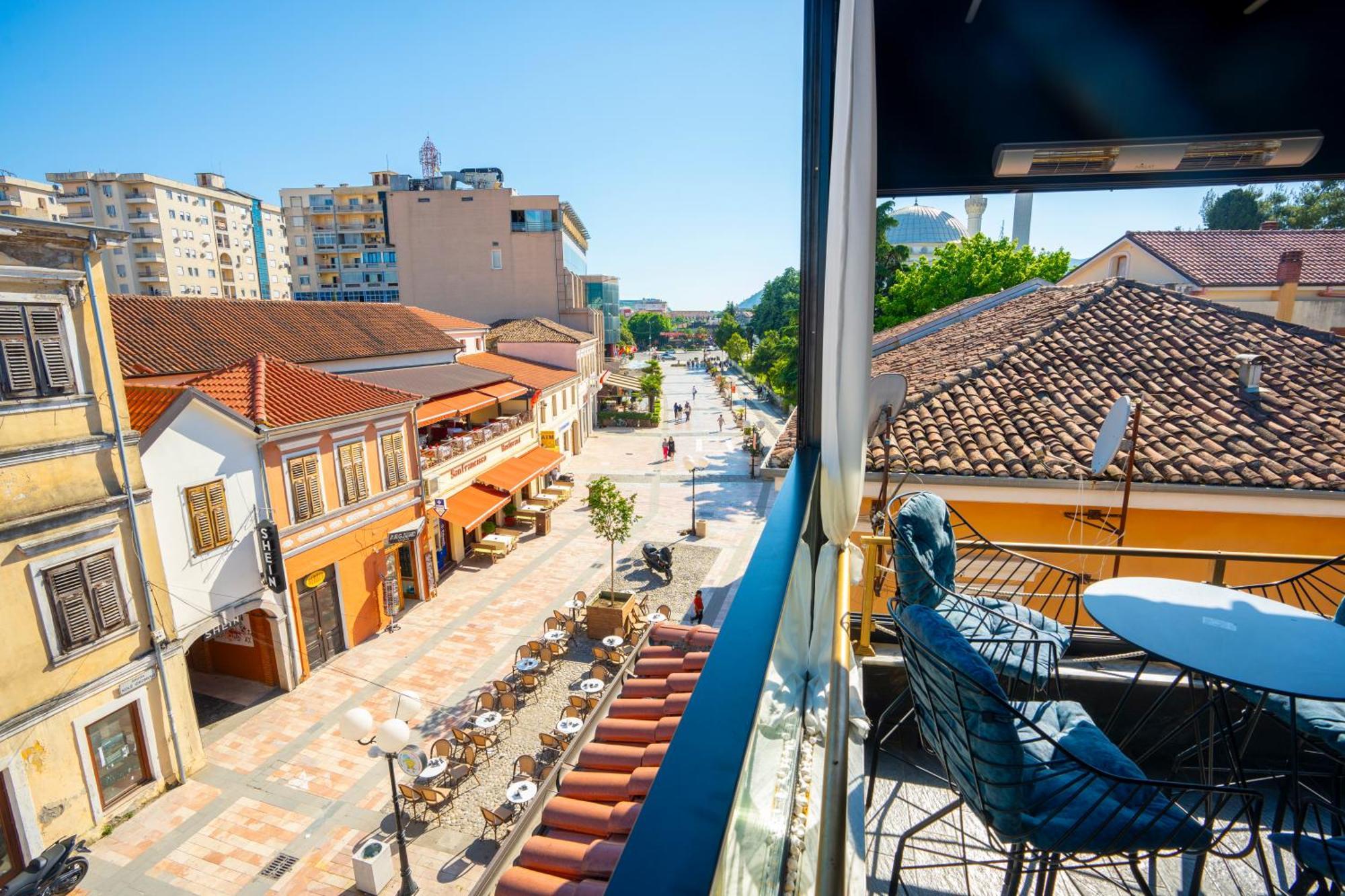Terrace Hostel & Lounge Bar ชโคเดอร์ ภายนอก รูปภาพ