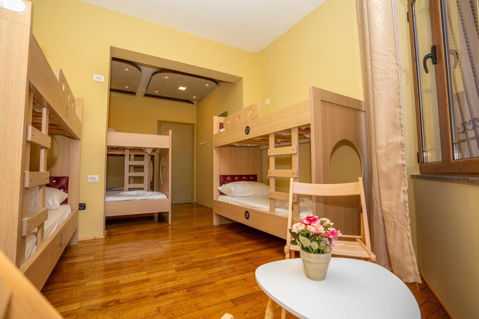 Terrace Hostel & Lounge Bar ชโคเดอร์ ภายนอก รูปภาพ