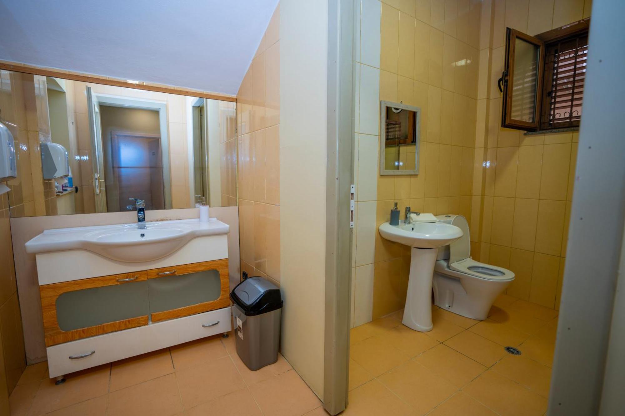 Terrace Hostel & Lounge Bar ชโคเดอร์ ภายนอก รูปภาพ