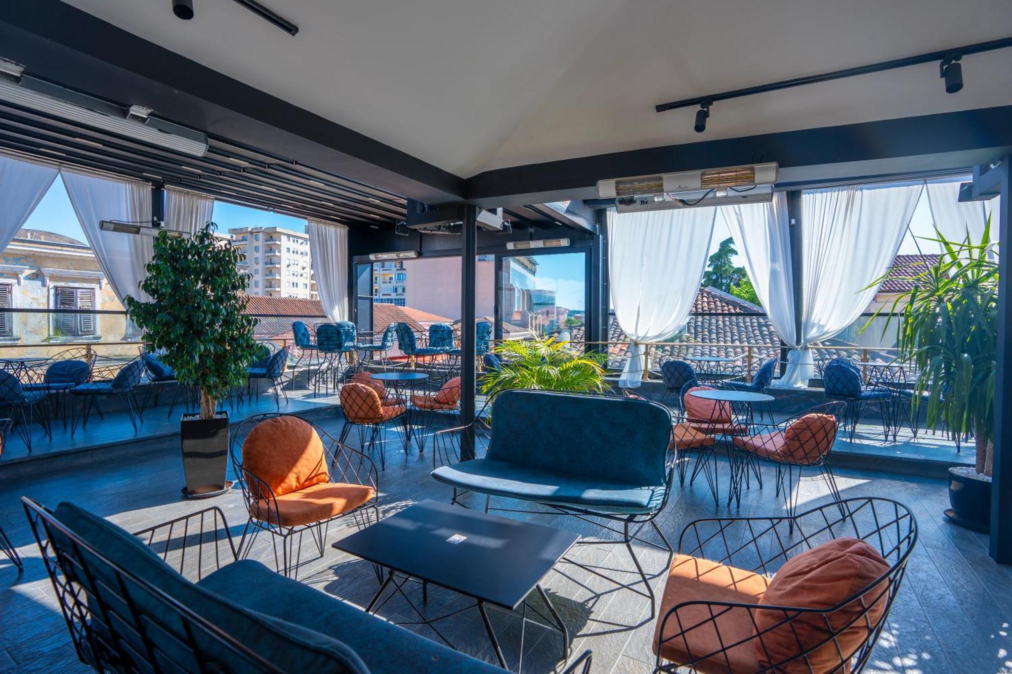 Terrace Hostel & Lounge Bar ชโคเดอร์ ภายนอก รูปภาพ